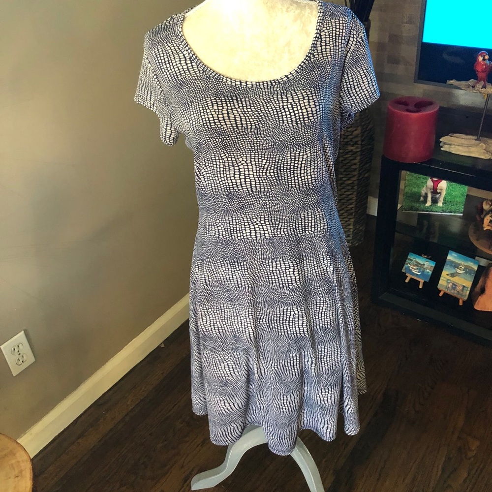 Dress - Picture 2 of 7